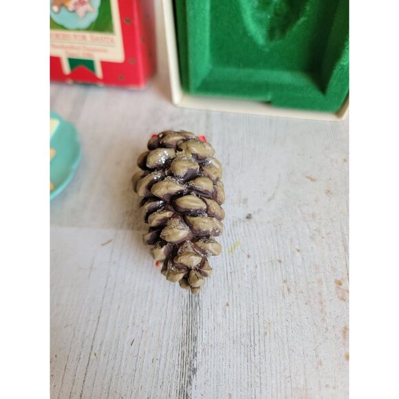 Hallmark vintage gingerbread man plate pine cone ornament Xmas set - Picture 4 of 7